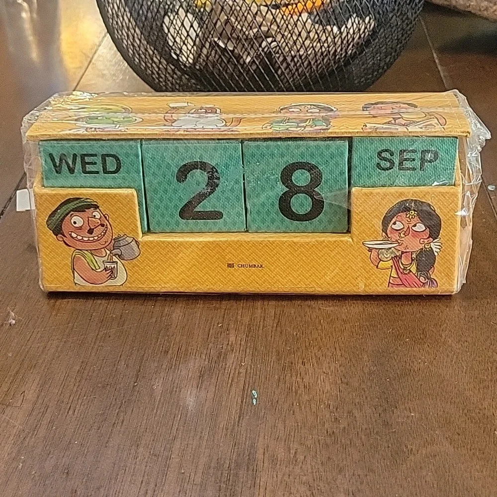 Chumbak Bobble Heads Desk Calendar